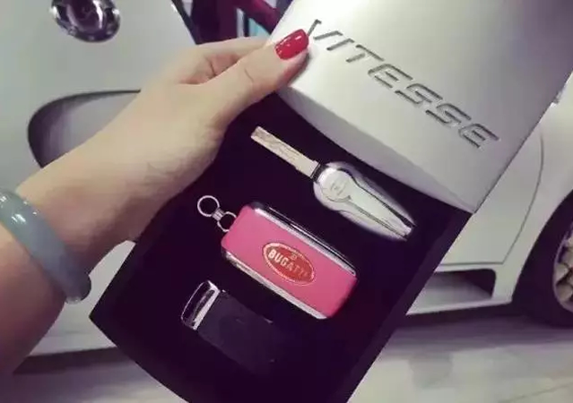 全球唯一一辆粉红色布加迪威航 因为在澳门上牌所以省了1500万元！