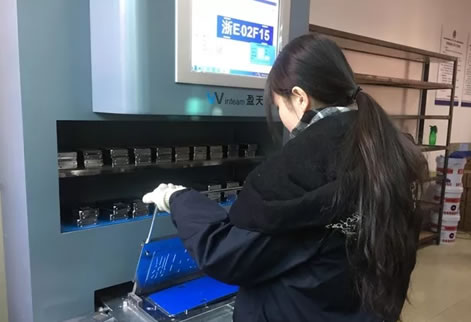 湖州车管所新推手工车牌！当天可取