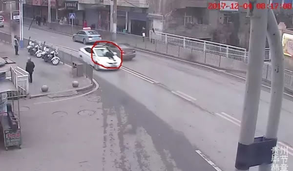 赫章司机酒驾、不挂车牌，还敢拖行交警……