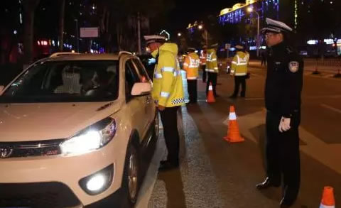 黑河交警启动“两节期间”网格化巡逻管控机制