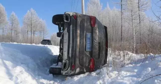 雪天想当“秋名山车神” 结果被现实打脸