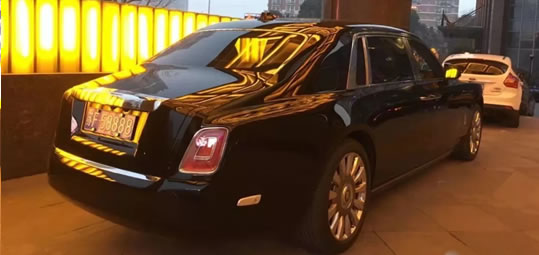 国内首辆上牌幻影,车牌4个8,售价近千万!