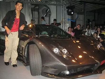 帕加尼-中国首位车主：郭富城