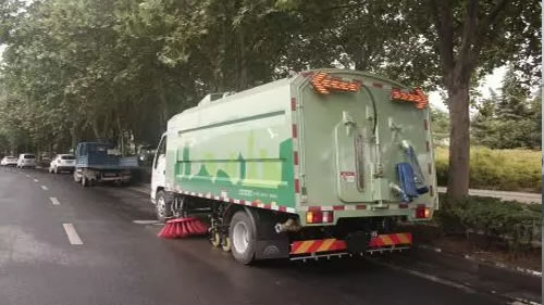 环卫作业车辆挂牌上路作业的困惑