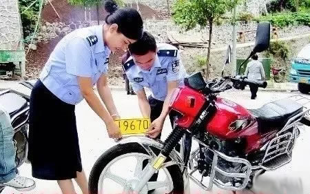 摩托车上牌包括保险要花多少钱 上牌无忧网