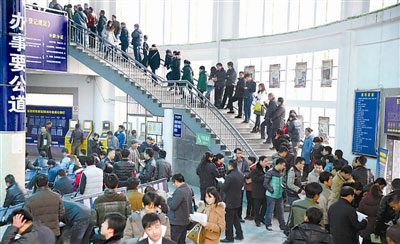 西安车管所补办号牌手续简化了 车主只需要携带本人身份证原件和复印件即可