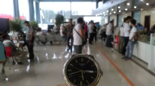 济西服务站业务量增长了60% 工作人员加班加点积极应对业务高峰