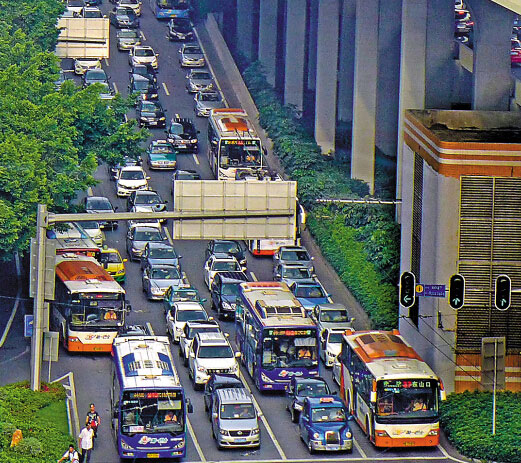 广州准备研究完善限牌配套政策 解决拥堵专车等问题