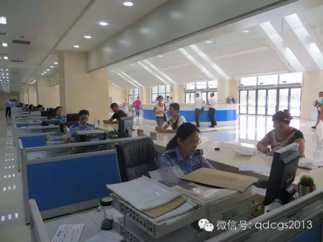 青岛车管所每天办理新车注册400余辆-中午不休息应对节前购车高峰-(2)