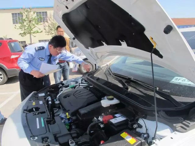 招远车管所四大招应对节后车驾管业务高峰之分流二