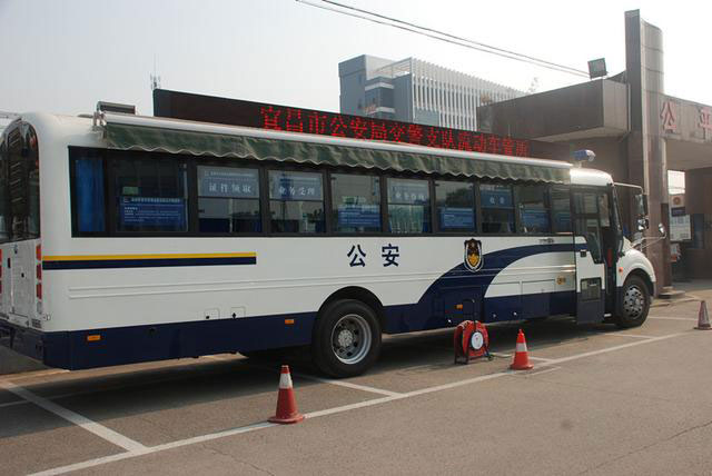 宜昌市流动车管所成功上线 推行服务群众最后一公里 (1)