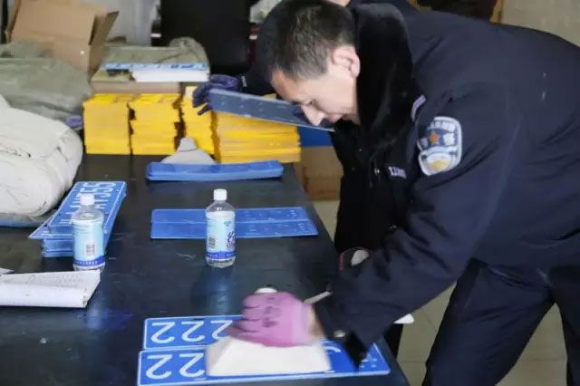 定西网上车管所发放首批网上自选车牌甘JAA001至甘JCZ999